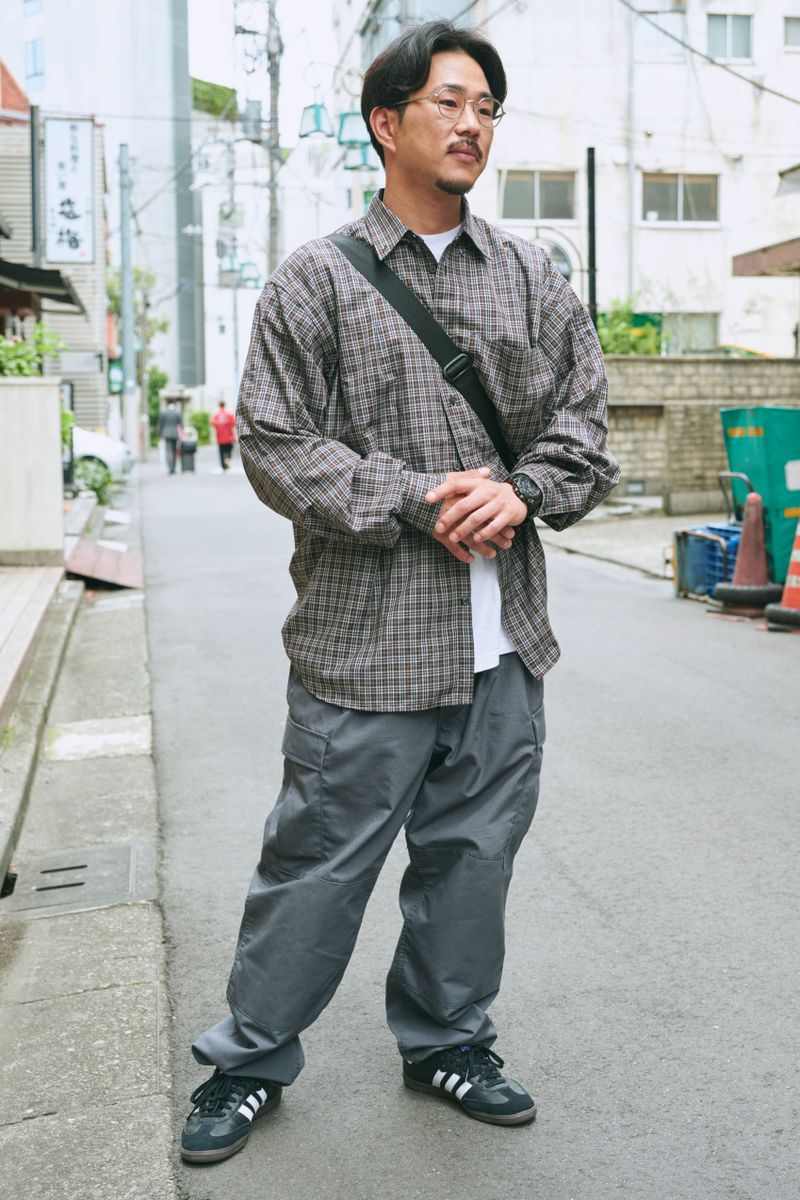 人気のサンバはカーゴパンツとベストマッチ 芦田基樹