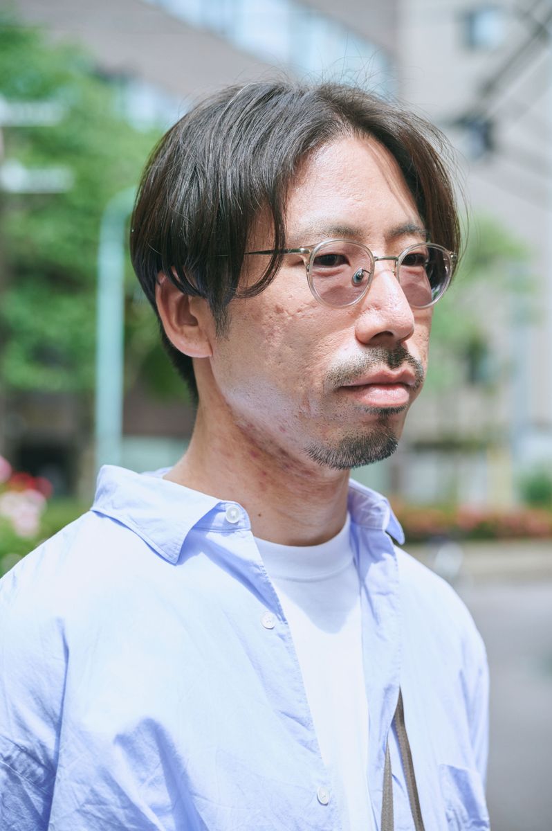 足元にスタイリスト愛用のダッドスニーカー 黒田祐生 4枚目の写真