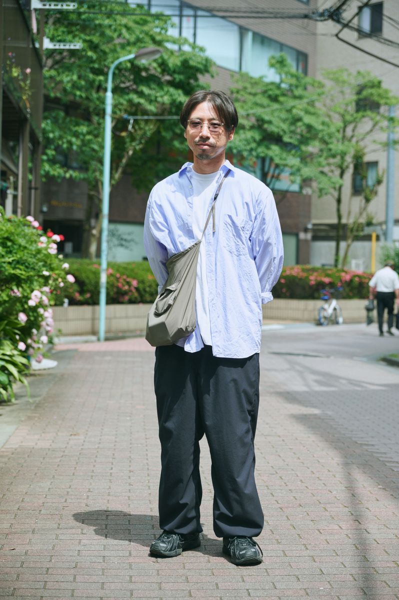 足元にスタイリスト愛用のダッドスニーカー 黒田祐生 2枚目の写真