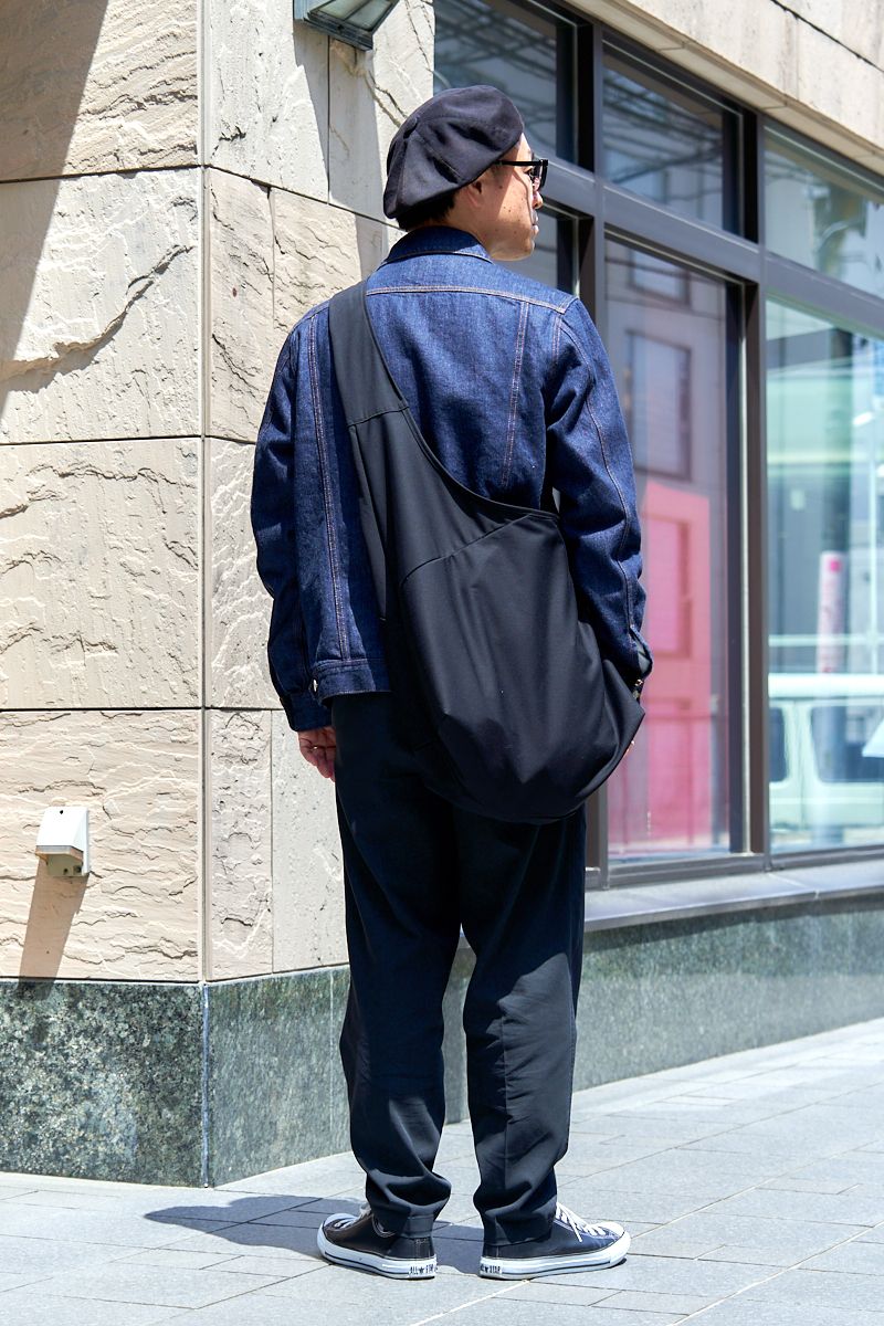 カジュアルもシックも黒革オールスターなら 高村英之 2枚目の写真