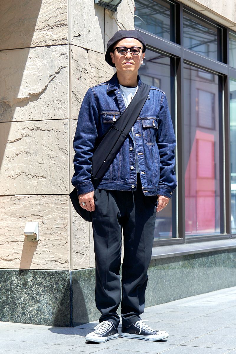 カジュアルもシックも黒革オールスターなら 高村英之