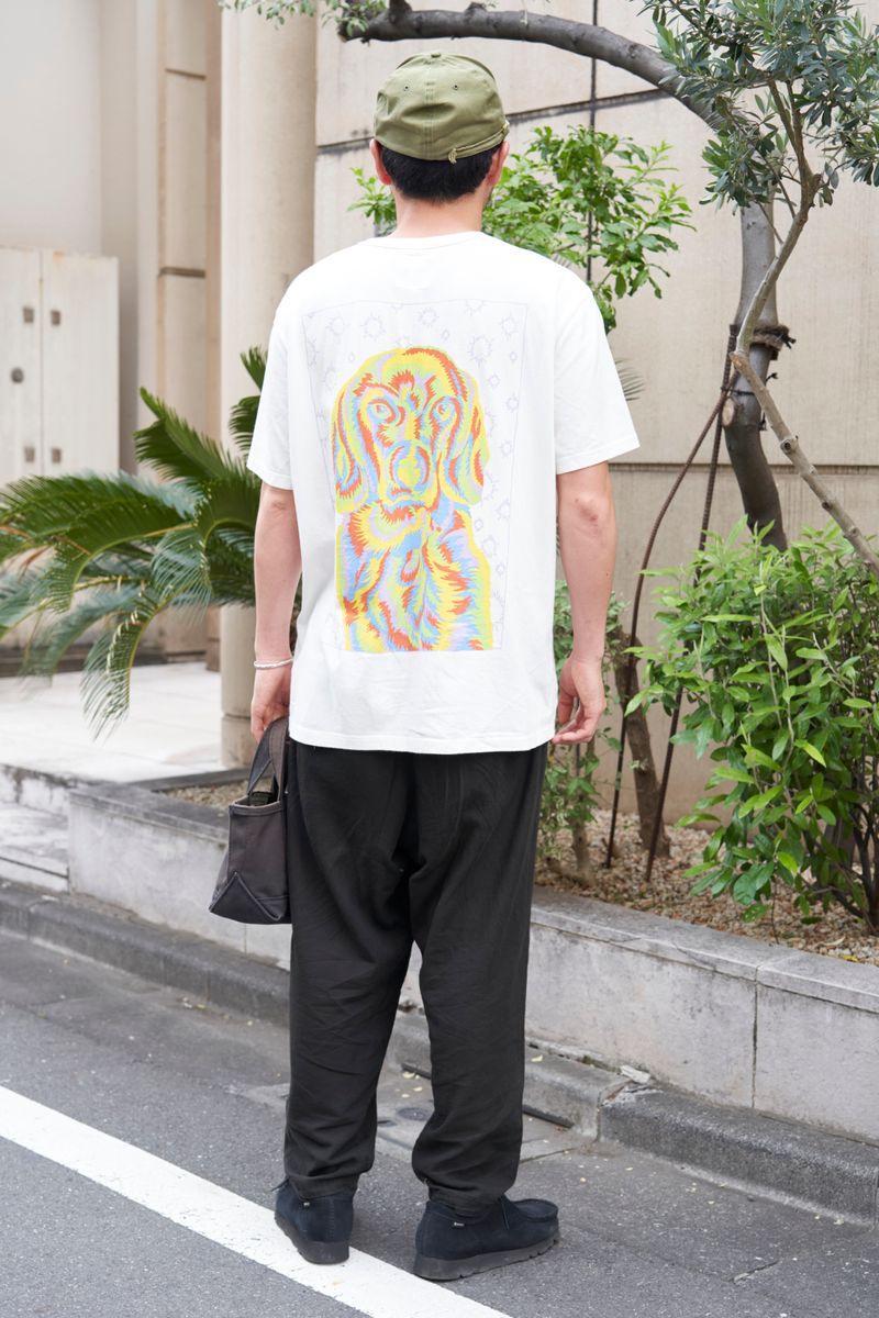 Tシャツ姿を軽く見せない黒クラークス 水越雅人 2枚目の写真