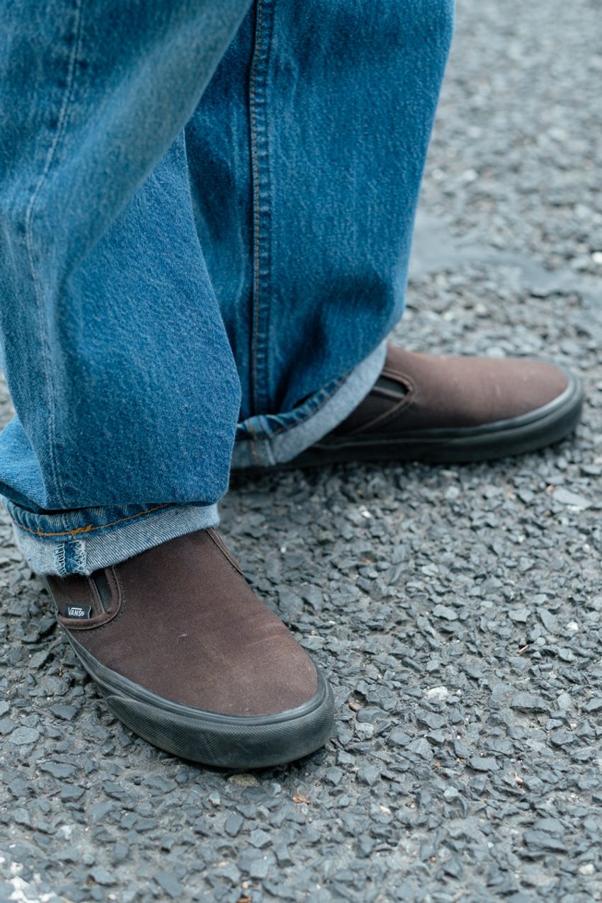 三者三様の「白T×リーバイス」コーデ。シンプルだからこそスタイルのある着こなしが参考になる - 3枚目の画像