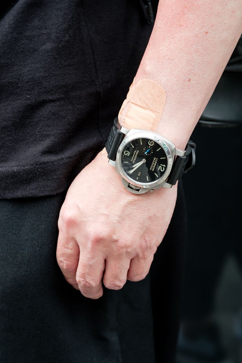 上も下も足元も、すべてギャルソン黒コーデ たかのり 6枚目の写真