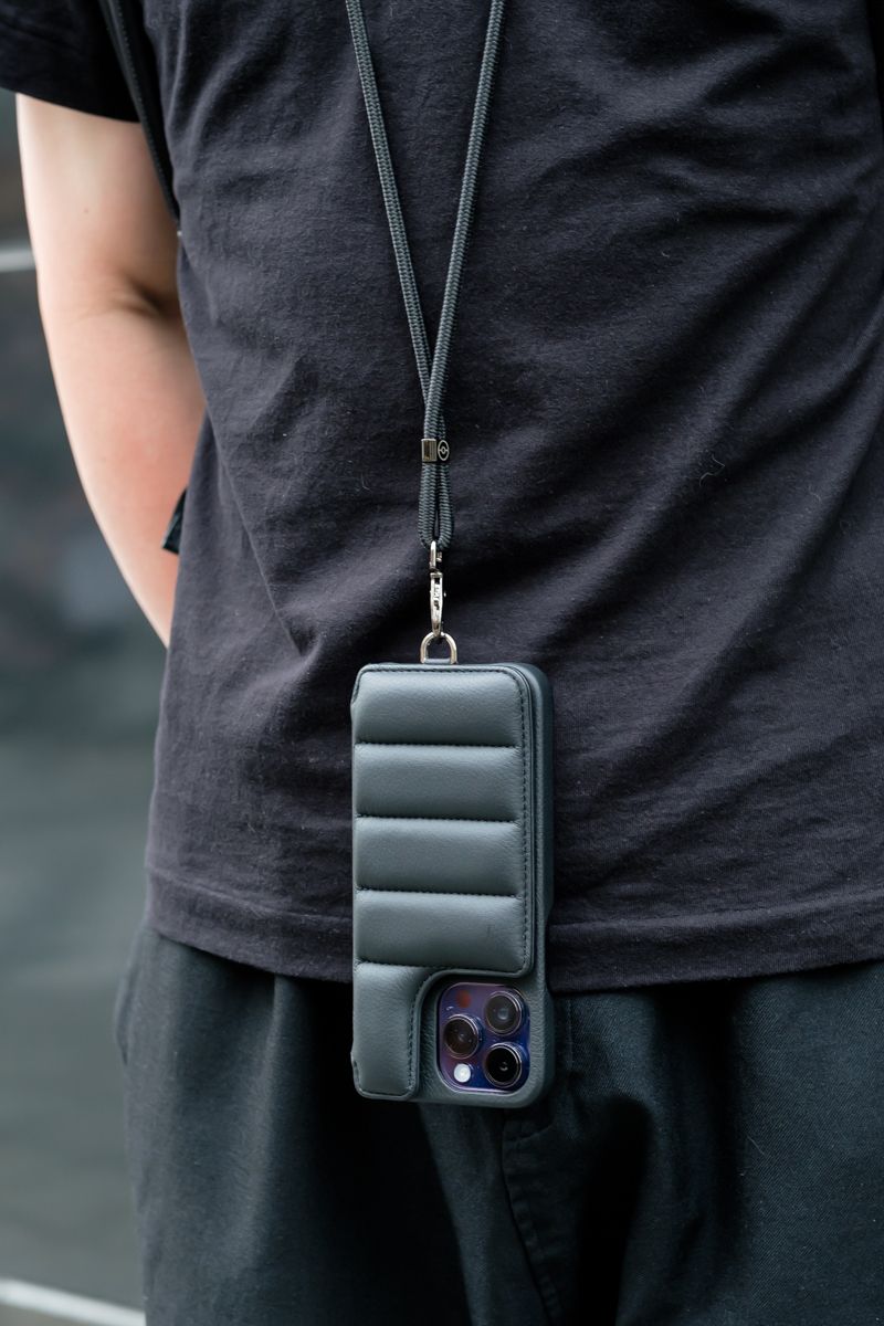 上も下も足元も、すべてギャルソン黒コーデ たかのり 5枚目の写真