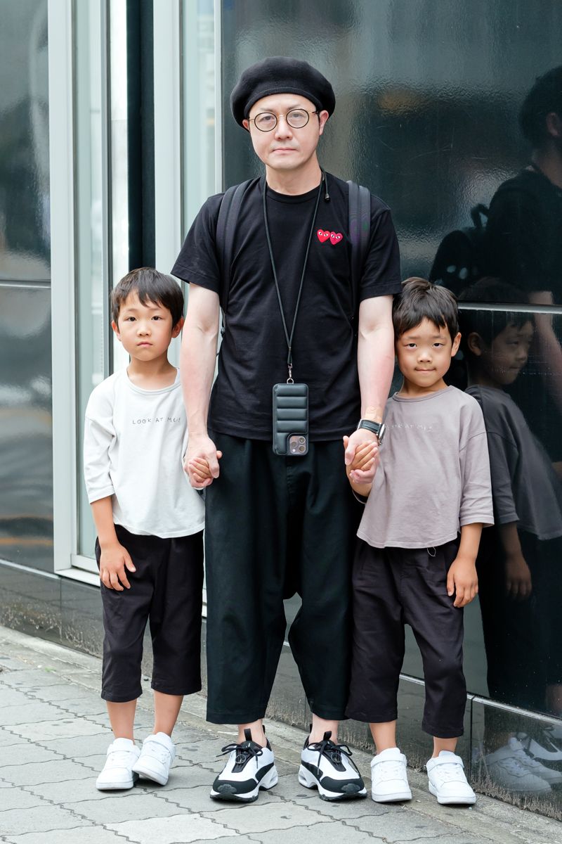 上も下も足元も、すべてギャルソン黒コーデ たかのり