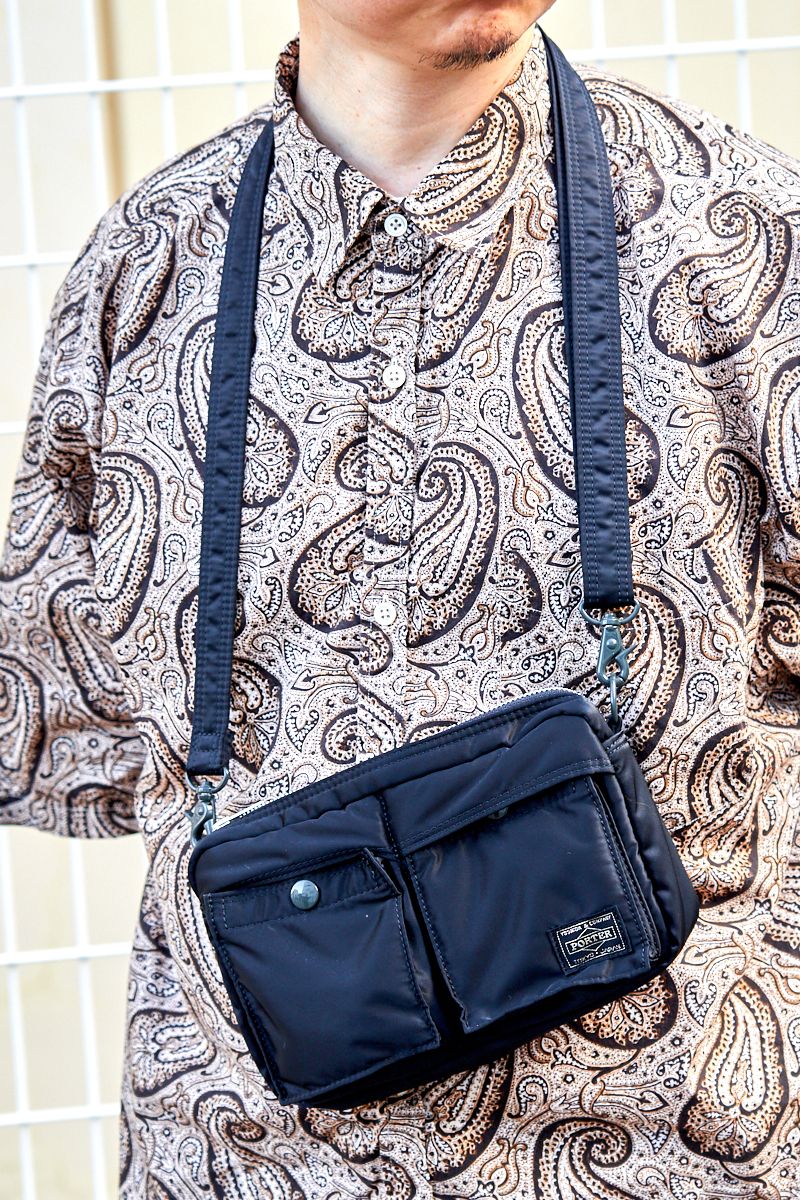ペイズリー柄シャツとショーツの軽快コーデ 早坂 洋 3枚目の写真