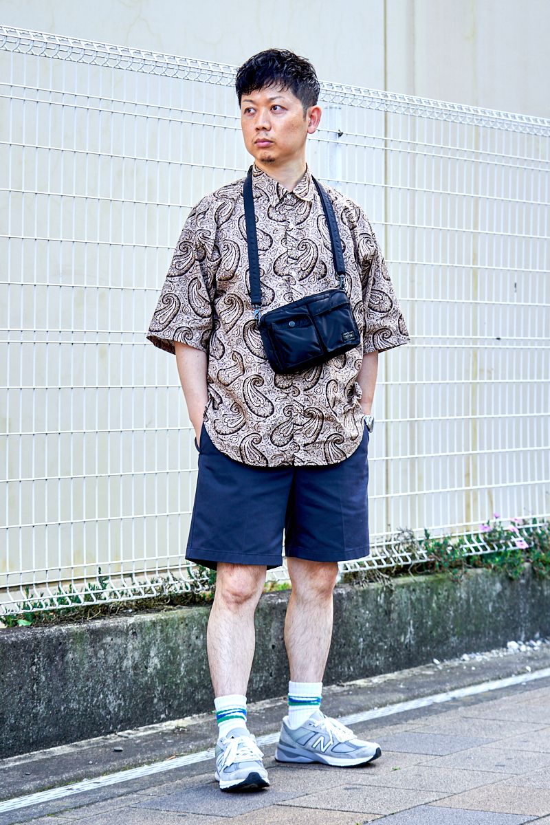 ペイズリー柄シャツとショーツの軽快コーデ 早坂 洋