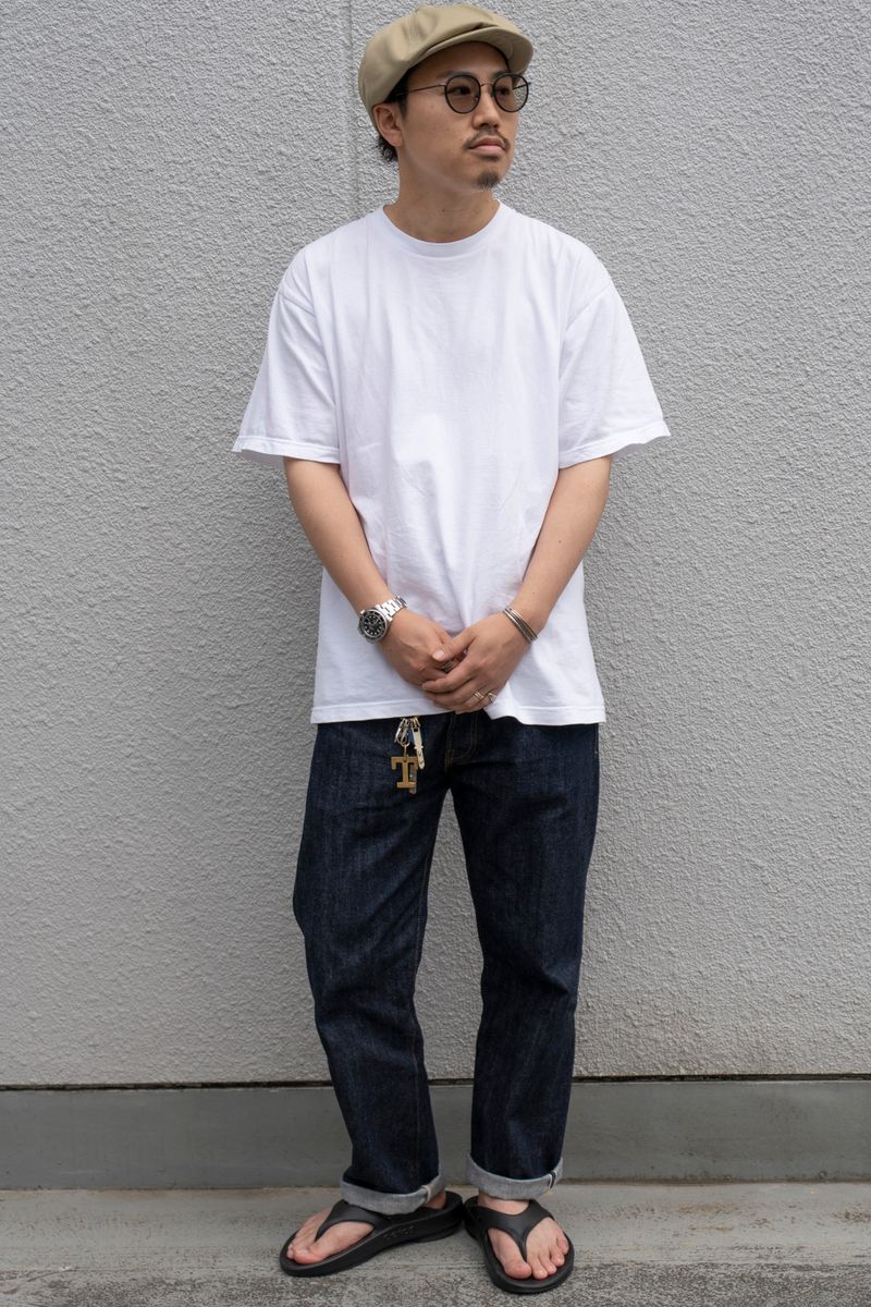 真っ白なTシャツに501。夏はサンダルで 金森豊潤
