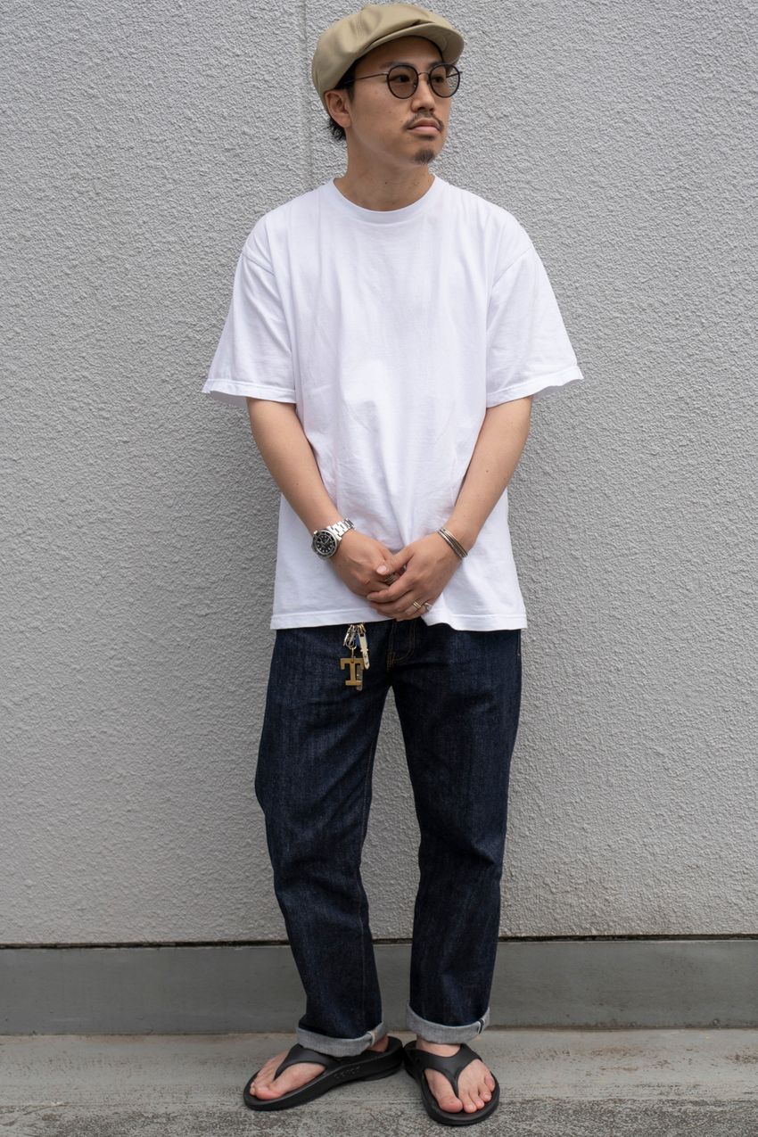 三者三様の「白T×リーバイス」コーデ。シンプルだからこそスタイルのある着こなしが参考になる - 8枚目の画像