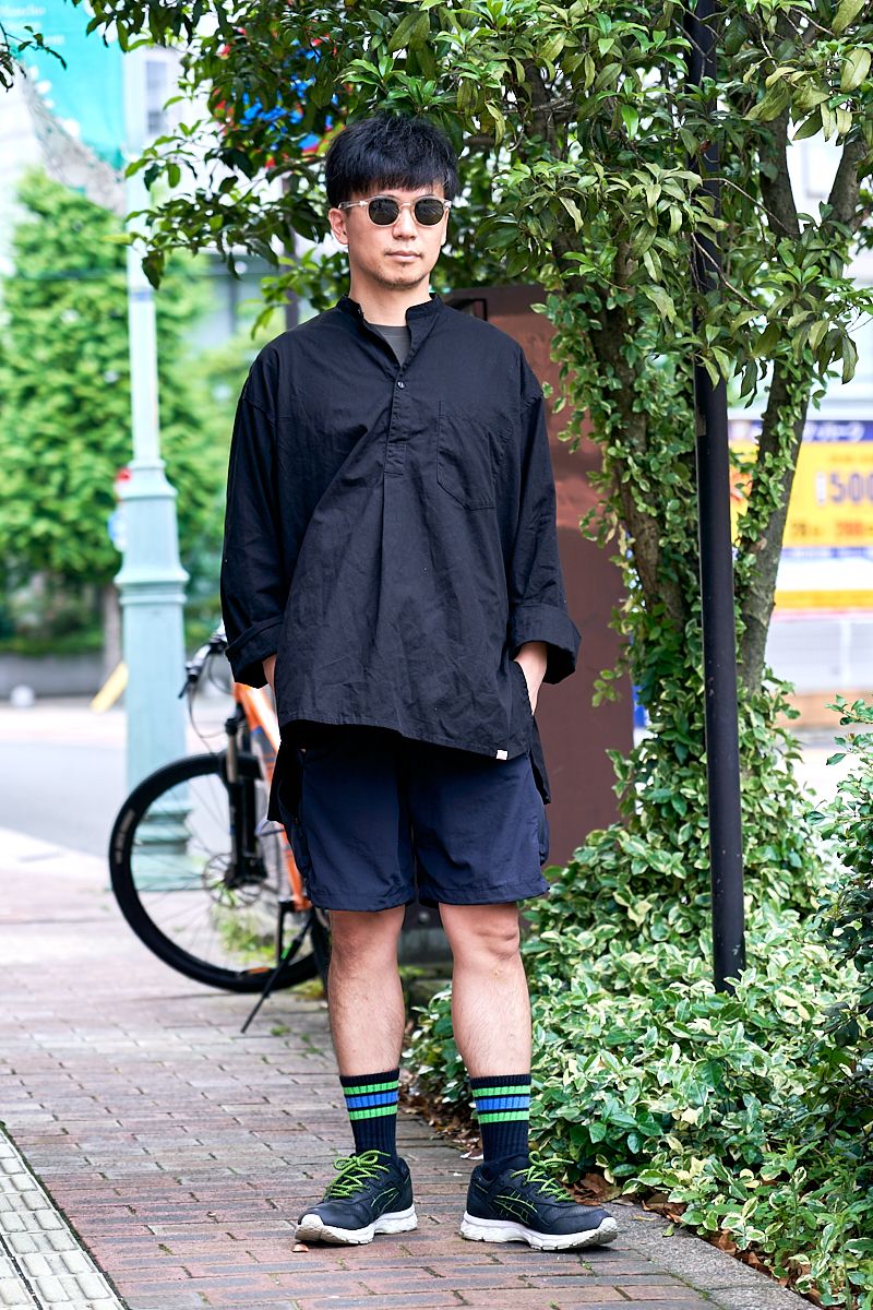 さりげないグリーンがダークトーンの隠し味 伊勢淳哉