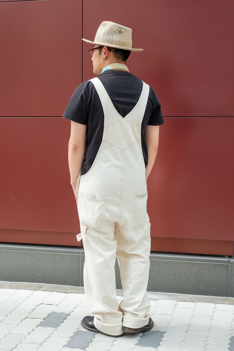 バンダナとハットでオーバーオールを品よく 服部詞恩 2枚目の写真