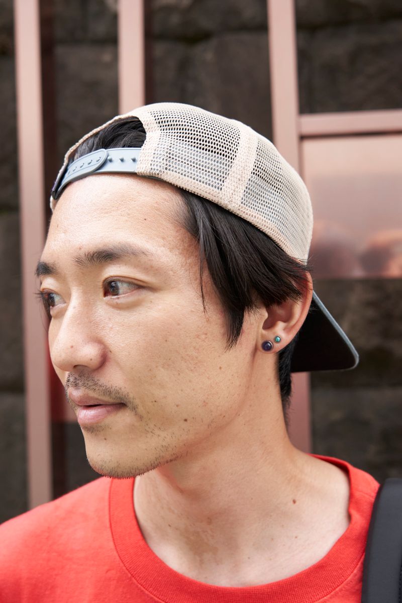 鮮烈な赤にアースカラーで大人カジュアル 栗田雄介 3枚目の写真