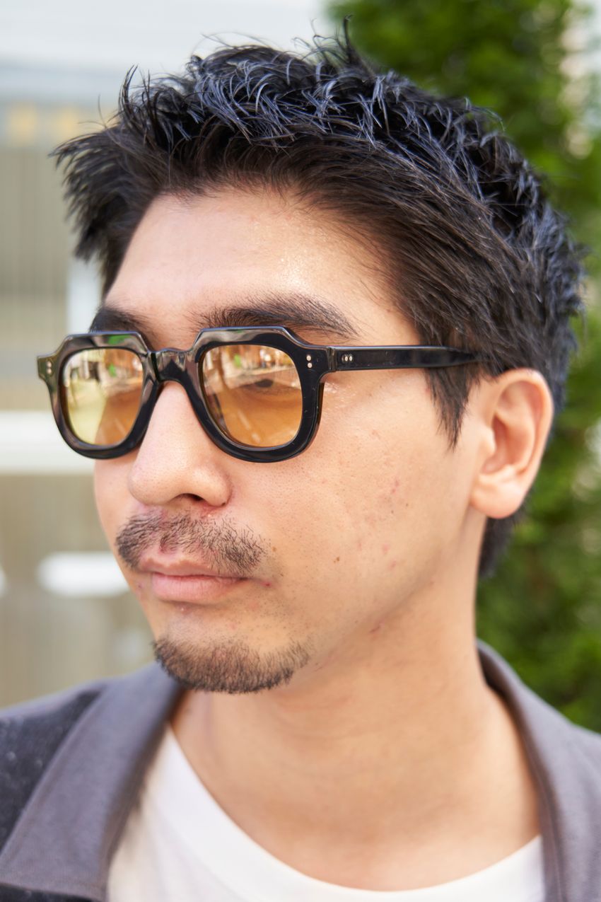 シンプル＆上質で男女問わず人気「アエタ」のバッグ。街では“小ぶりタイプ”がコーデしやすいと好評 - 10枚目の画像