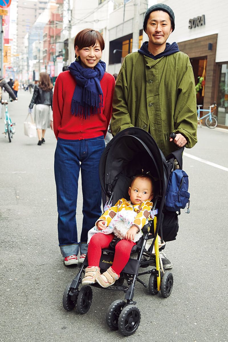 ボリューミーなトップスに黒スキニーの合わせ。秀逸シルエットの出来上がり 中村圭佑