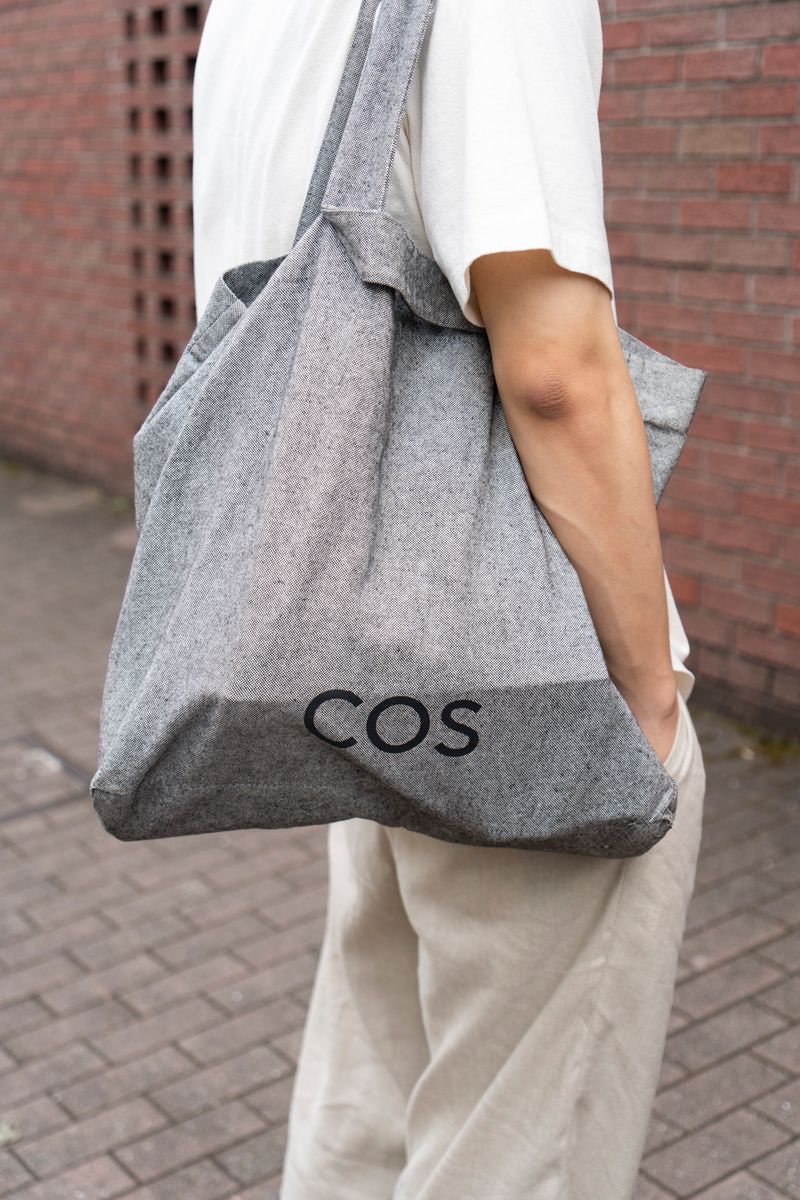 夏の天然素材。麻のパンツでゆるっと気分 MYEONG SEYOON 4枚目の写真