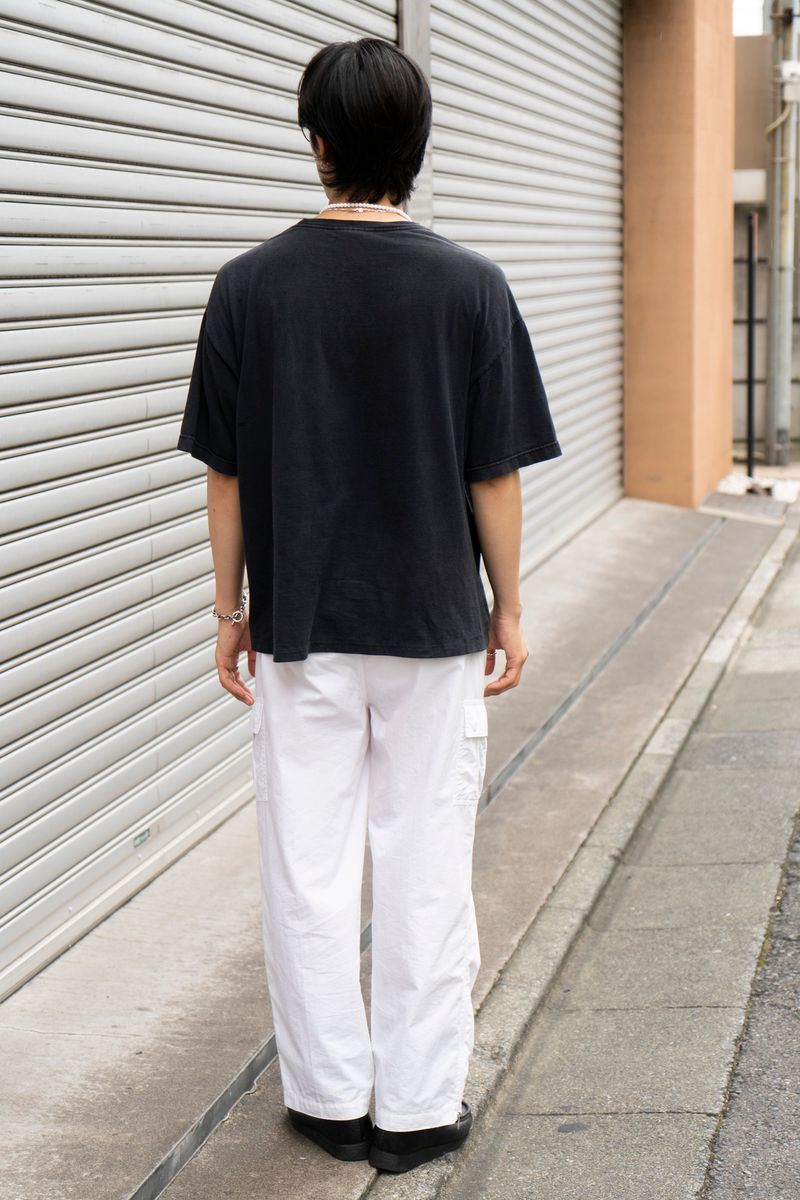 白黒ハッキリ。ホワイトパンツを黒でサンド 松井真哉 3枚目の写真