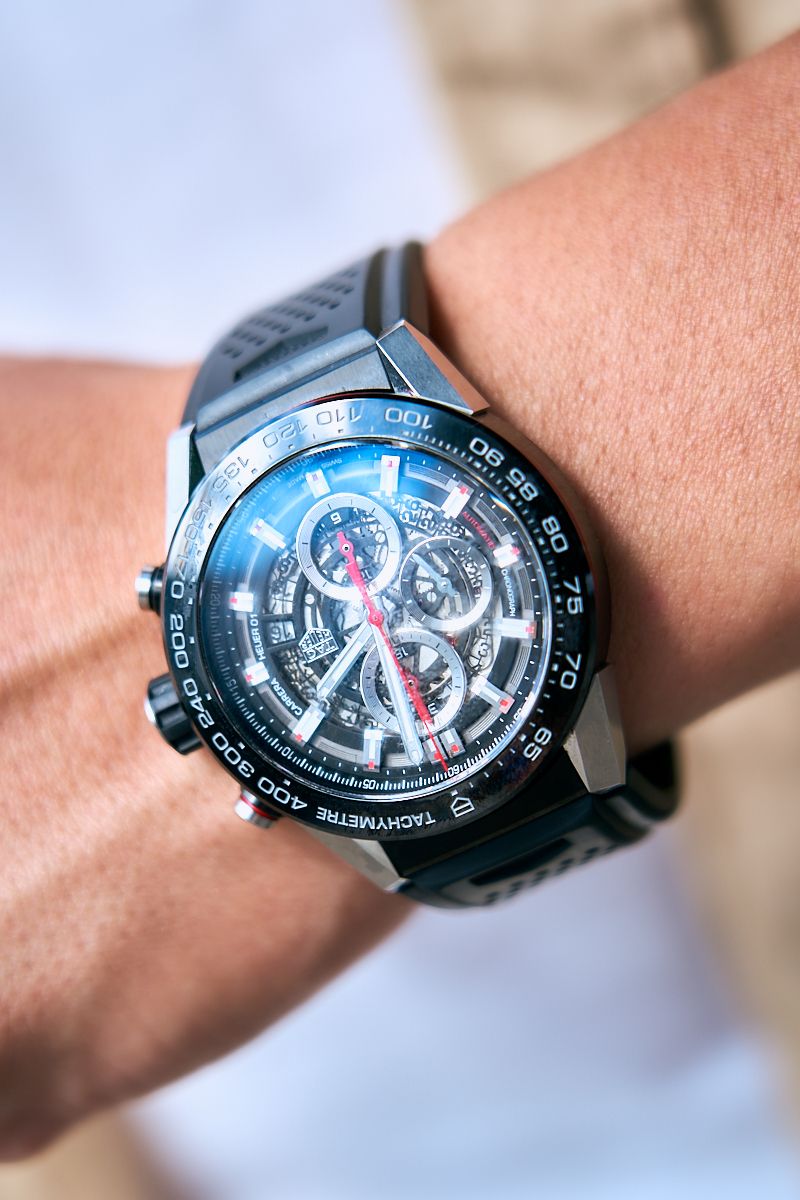 夏の名バッテリー。リネンシャツ×白タンク 高橋和記 6枚目の写真