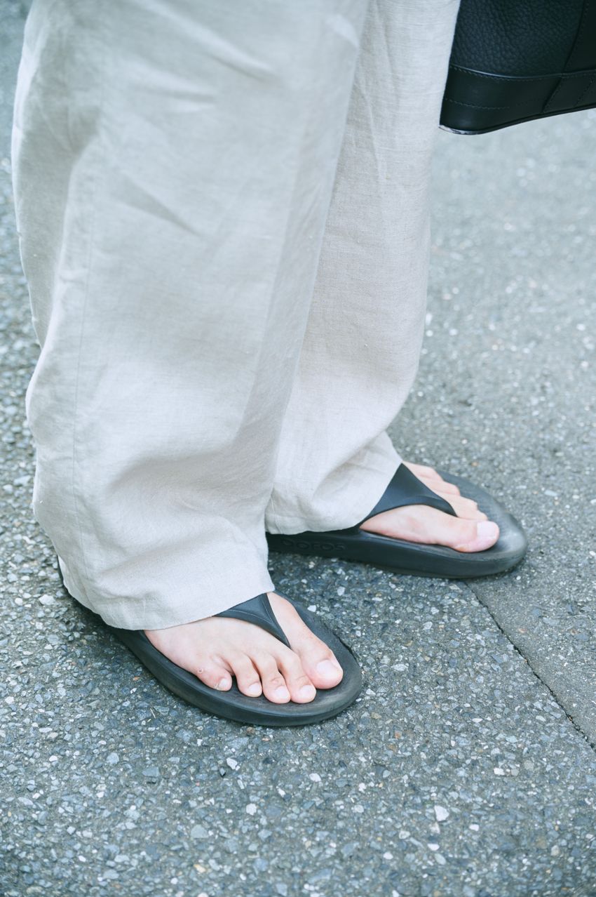 古着のパンツであえて“白系”を選んだ3人をスナップ！こなれ感と清潔感を両立させるコーデ術 - 4枚目の画像