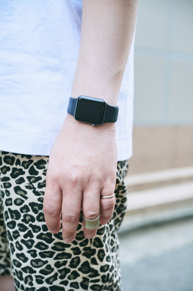 柄ショーツのサイズ感と小物使いでセレブ風 モリ ヤスタカ 6枚目の写真