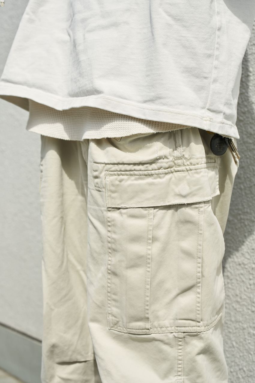 洒落者たちにジワジワキテる「ヘンリーネック」。Tシャツの新たな選択肢をスナップで - 11枚目の画像