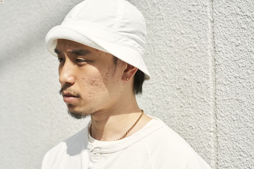 “キザ感ゼロ”なお洒落ホワイトコーデ3選。着こなしのコツは適度なゆるさを出すことだった - 3枚目の画像