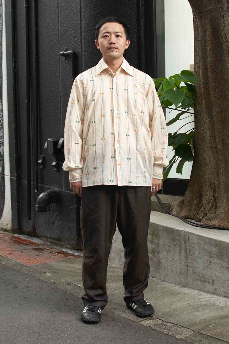 肩肘張らない古着コーデで自分らしさを表現 岡本祥𤋮
