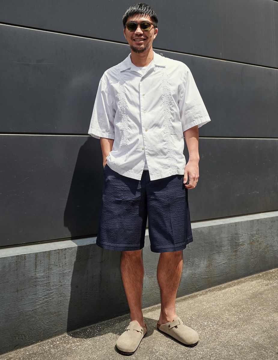 夏の正解カラー。白×ネイビー×ベージュ 宍戸崇志