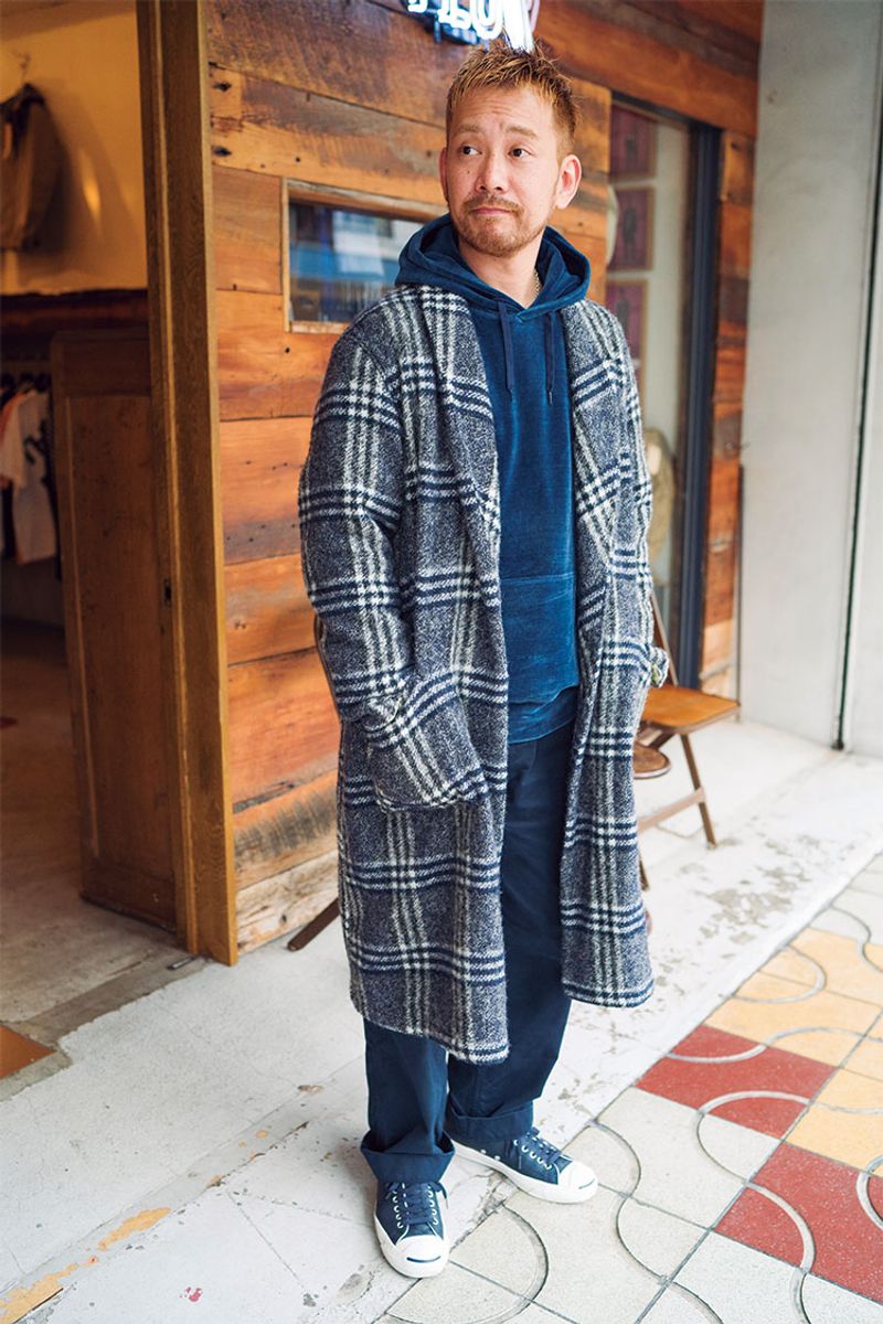 大柄を活かしたシンプルコーデ。センスを感じるアイテムの統一感 山﨑太志