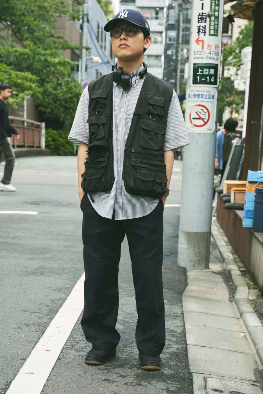 「黒ディッキーズは夏も使える説」をスナップで実証。合わせたのはTシャツ、アロハシャツetc. - 5枚目の画像