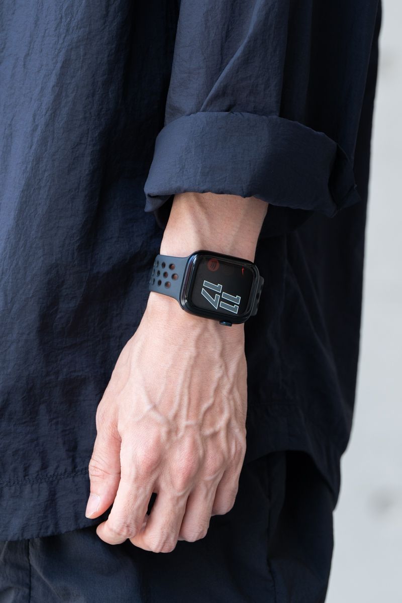 ショーツ＆スニーカーもネイビーで大人感 松野大輔 3枚目の写真