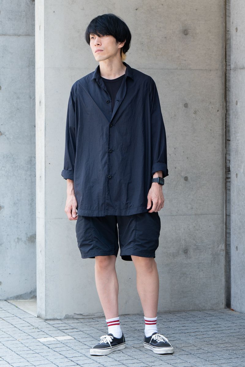 シャツ、パンツ＝ともにテアトラ