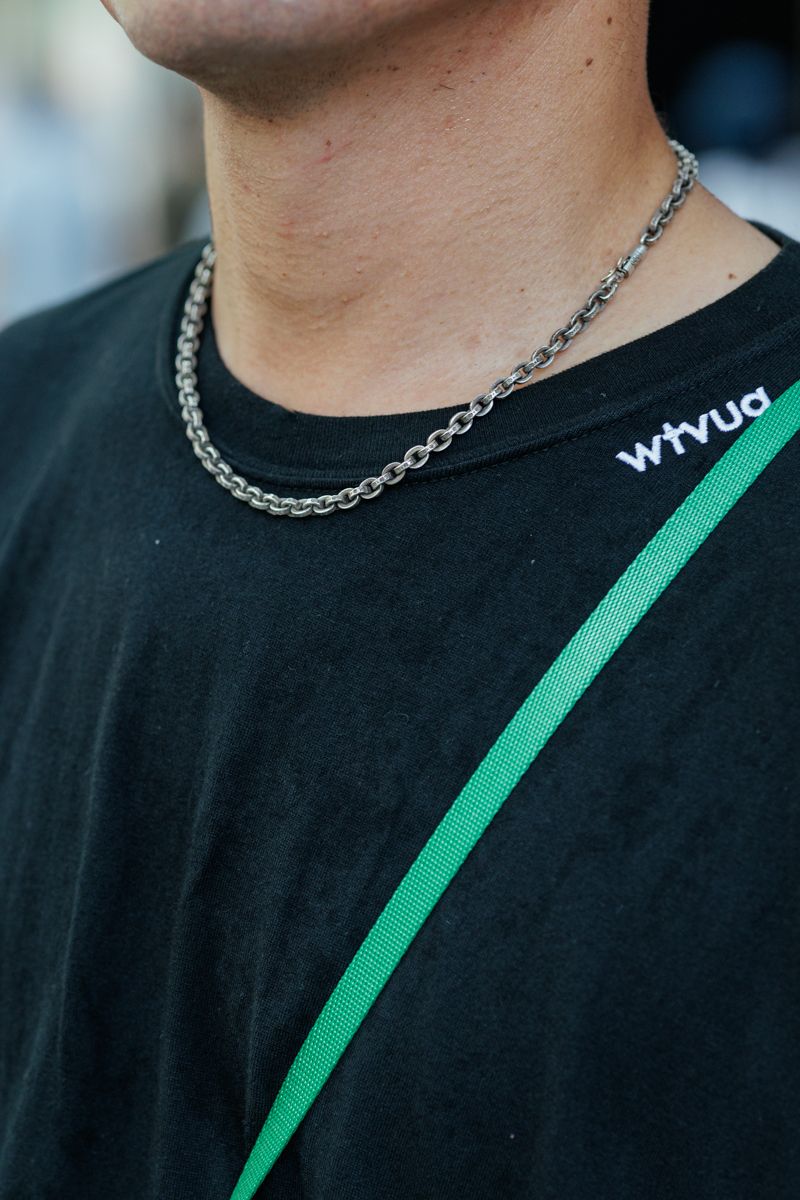 差し色にグリーンを効かせた大人ストリート ATSUSHI 5枚目の写真