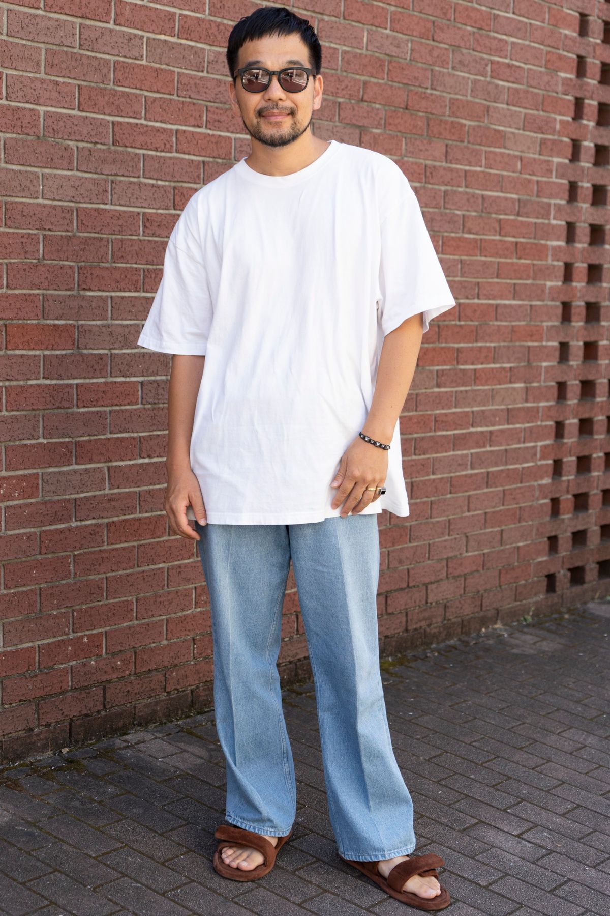 Tシャツ ユナイテッドアスレ  デニム トーガ  シューズ ナヌーシュカ  眼鏡 フォスフォレッセンス  バングル エムコーエン  リング エルシーエフ