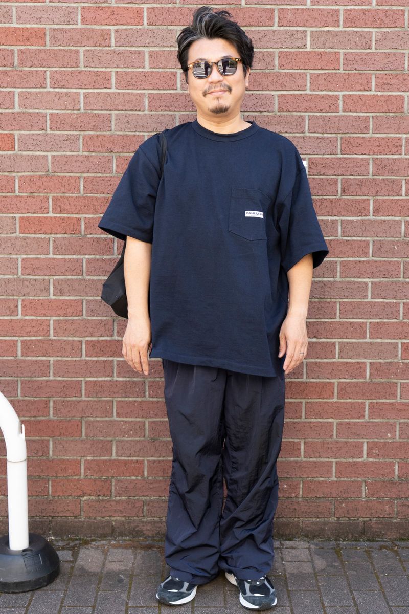 40代は黒より青。ネイビーならソーグッド 岡部健史 2枚目の写真