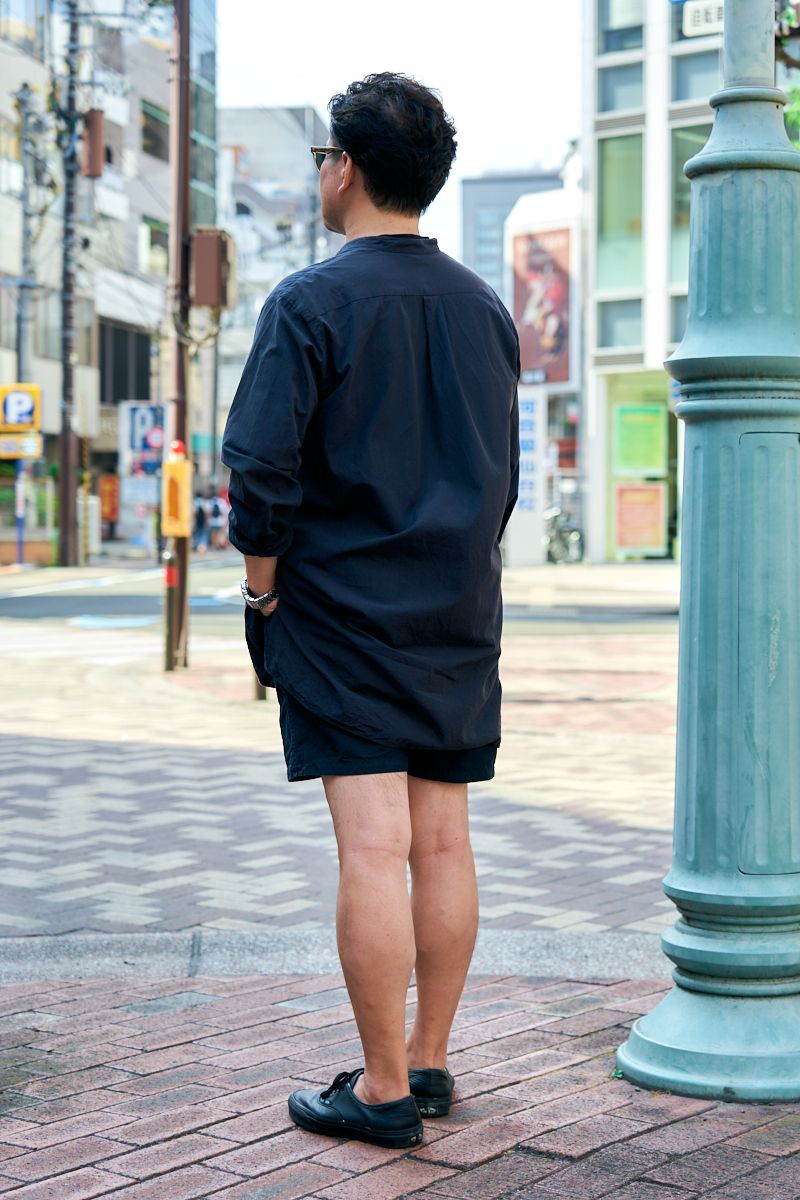 短パン×レザースニーカー＝オトナブラック 北村盛行 2枚目の写真