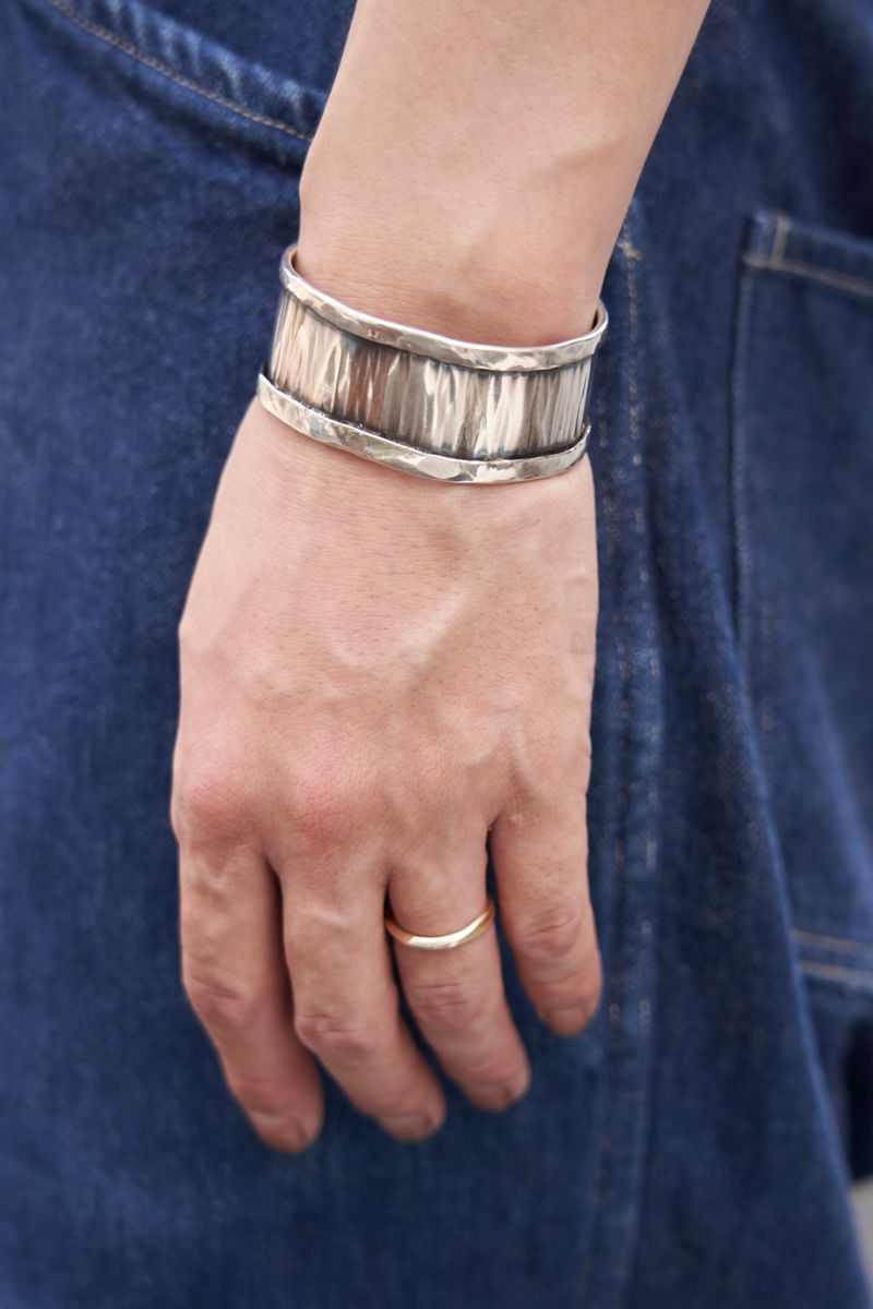 小物使いを楽しむ、あえてのシンプルコーデ 齋藤竜也 4枚目の写真