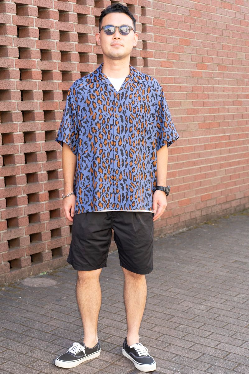 夏こそ柄シャツ。断トツ人気のワコマリアで 越後徹久