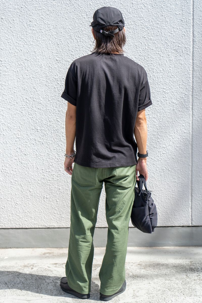 アウトドアなキャップと90's風サングラス 篠原楓雅 2枚目の写真