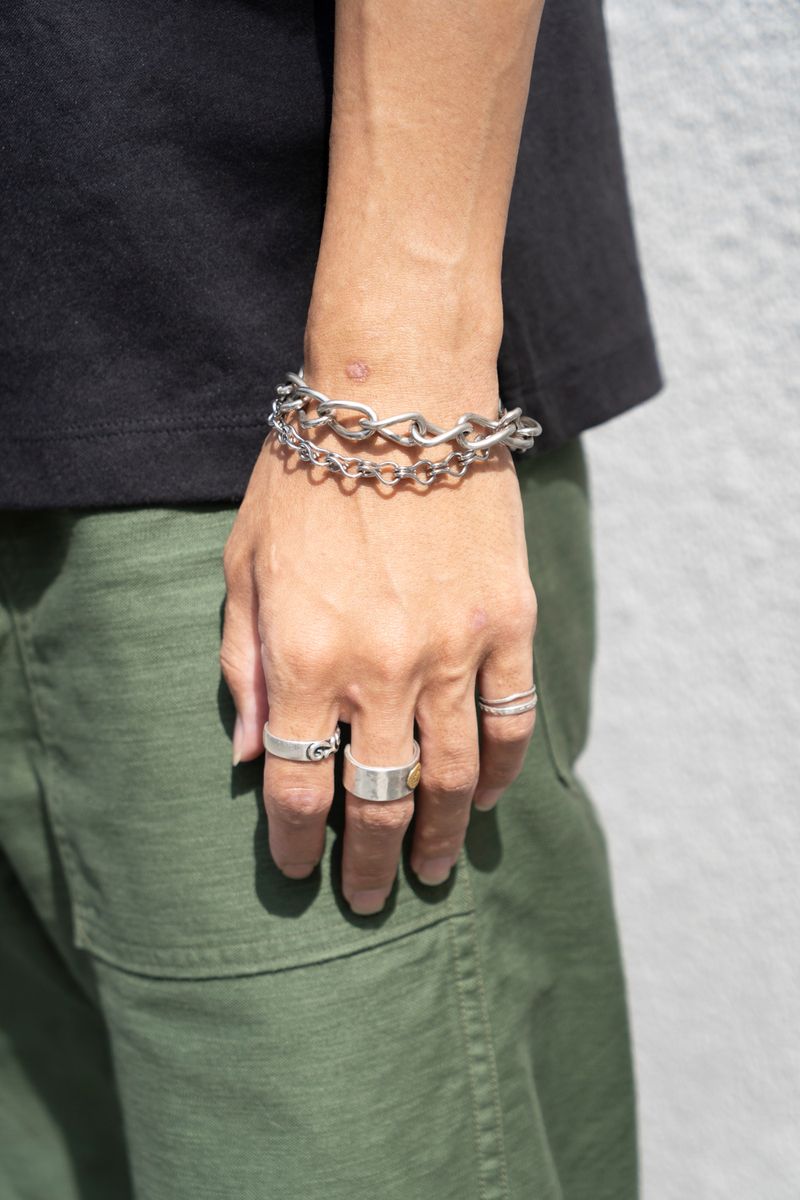 アウトドアなキャップと90's風サングラス 篠原楓雅 6枚目の写真