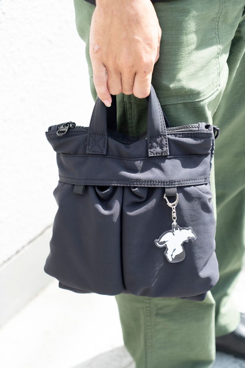 アウトドアなキャップと90's風サングラス 篠原楓雅 5枚目の写真