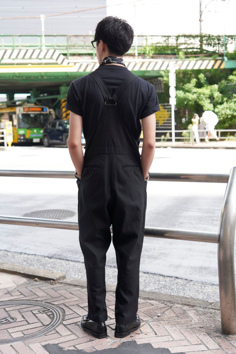 オーバーオールをオールブラックでCOOLに Shougo 2枚目の写真