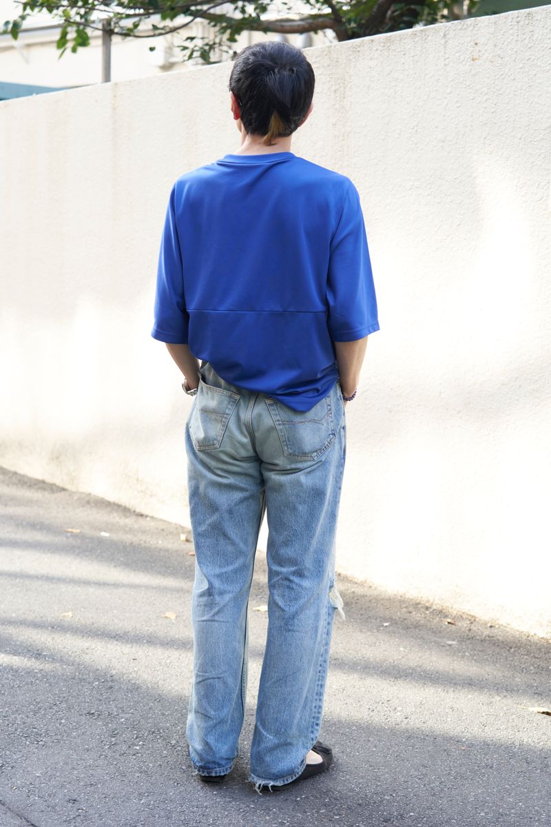 足元はバレエシューズ。裏原テクの遊び心 吉岡 2枚目の写真