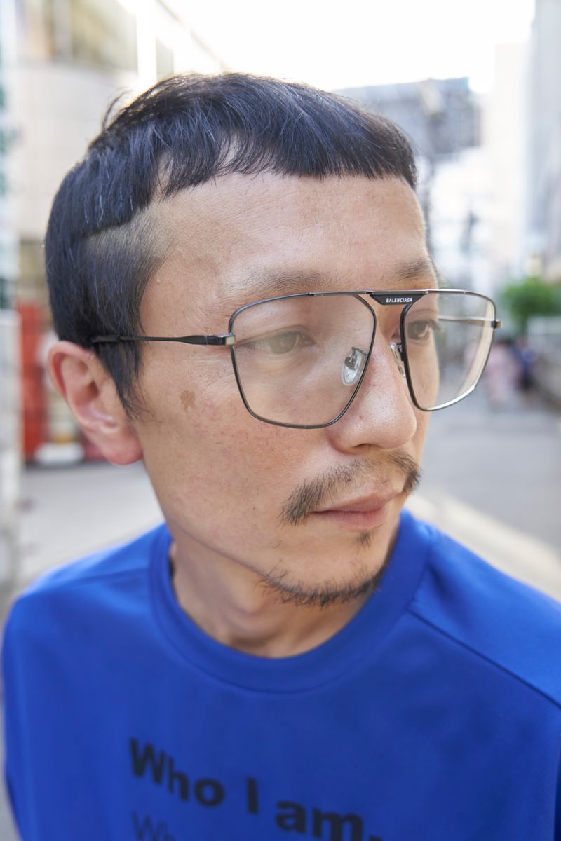 足元はバレエシューズ。裏原テクの遊び心 吉岡 3枚目の写真