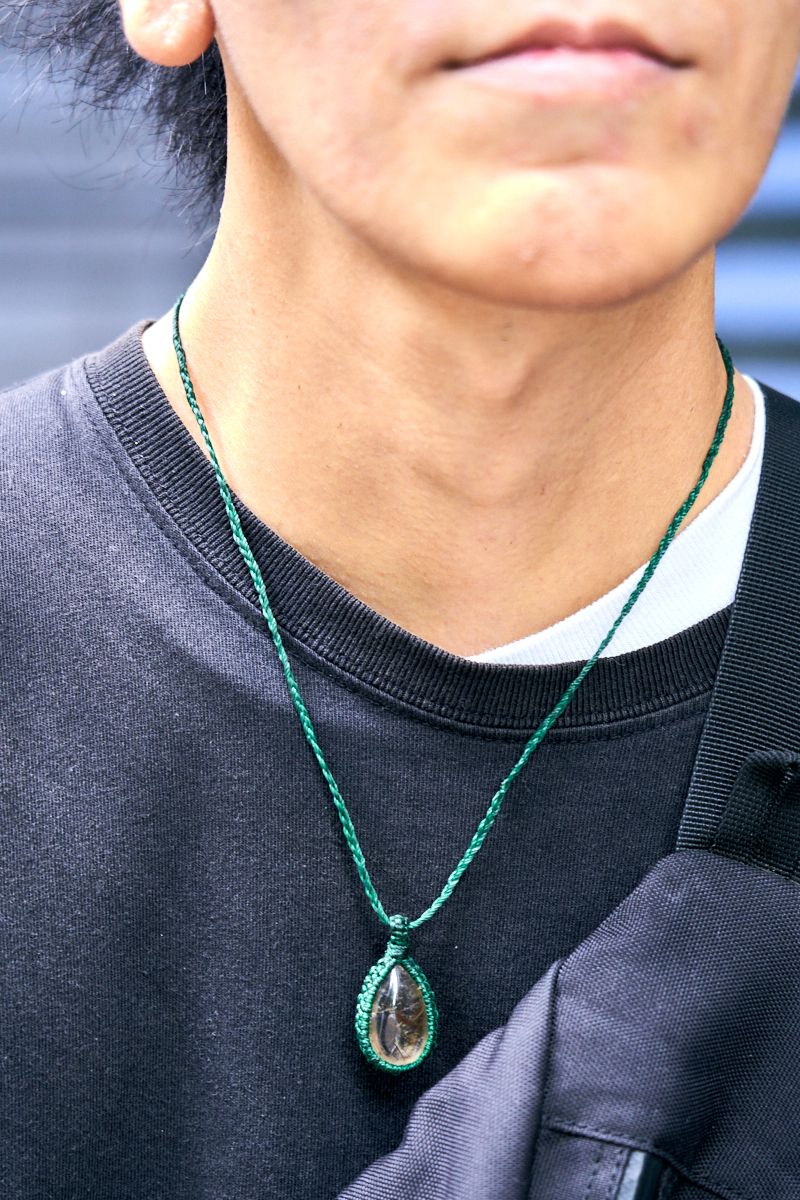 待ちきれぬ秋をパープルパンツでお出迎え 岡村 拓 4枚目の写真