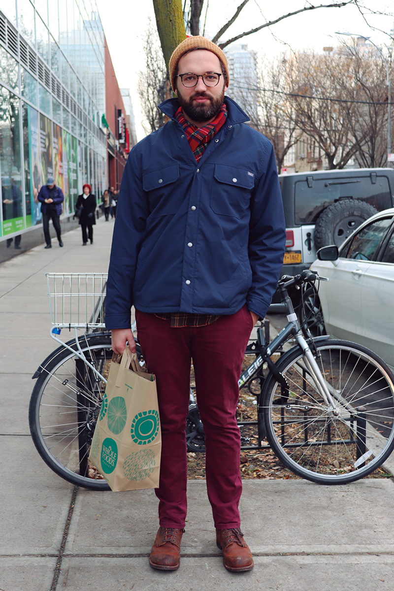 カジュアルなナイロンアウター。色遣いとサイジングでここまで上品に ケビン