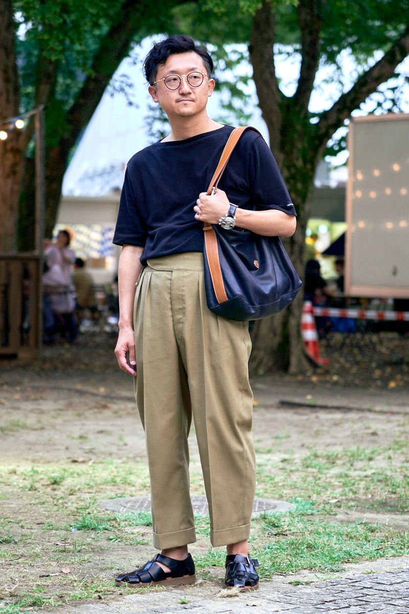 漂う上品感。違いは首元と足元のヌケ感だ 阿部幸喜