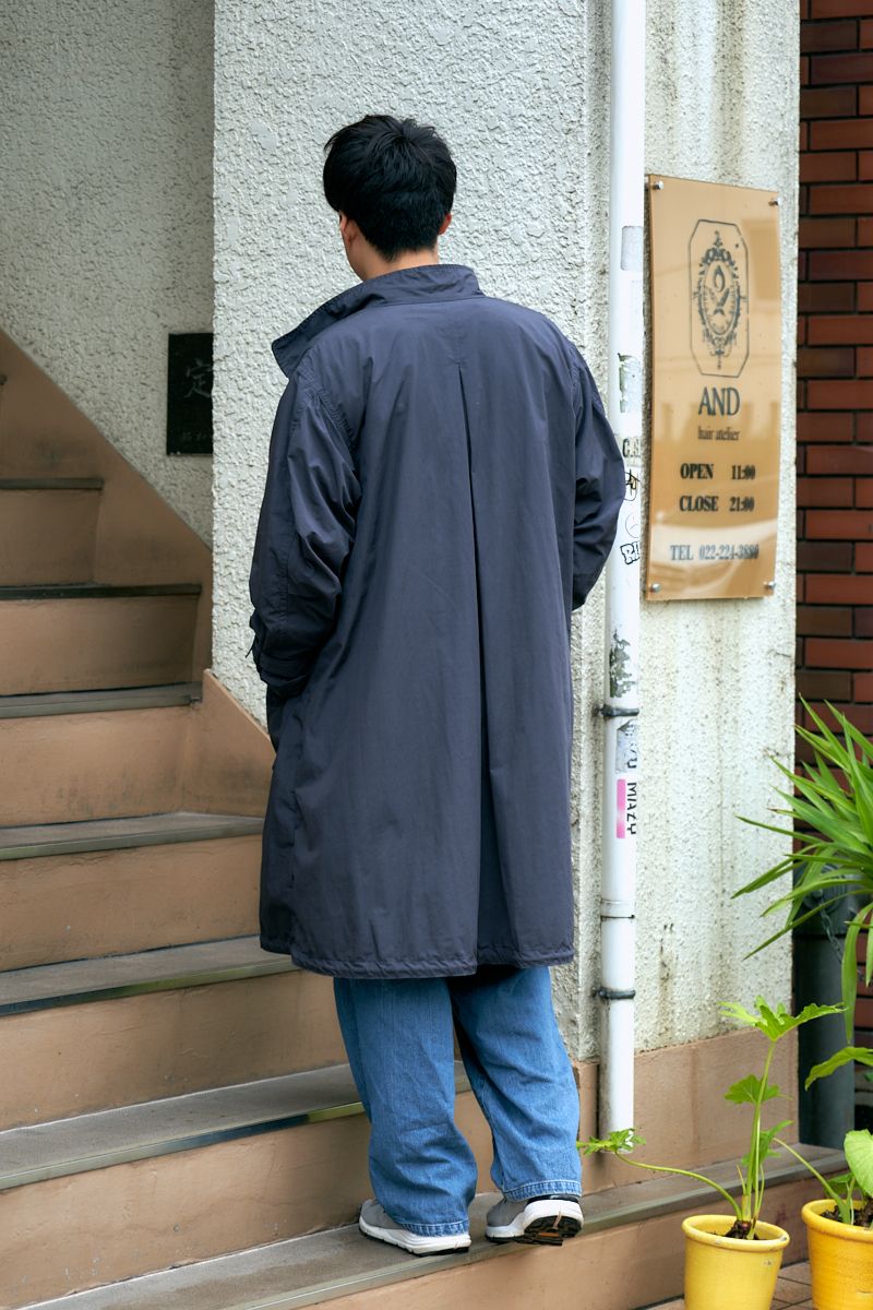 肌寒い日はひと足早くロングコートを重ね着 佐々木和也 2枚目の写真