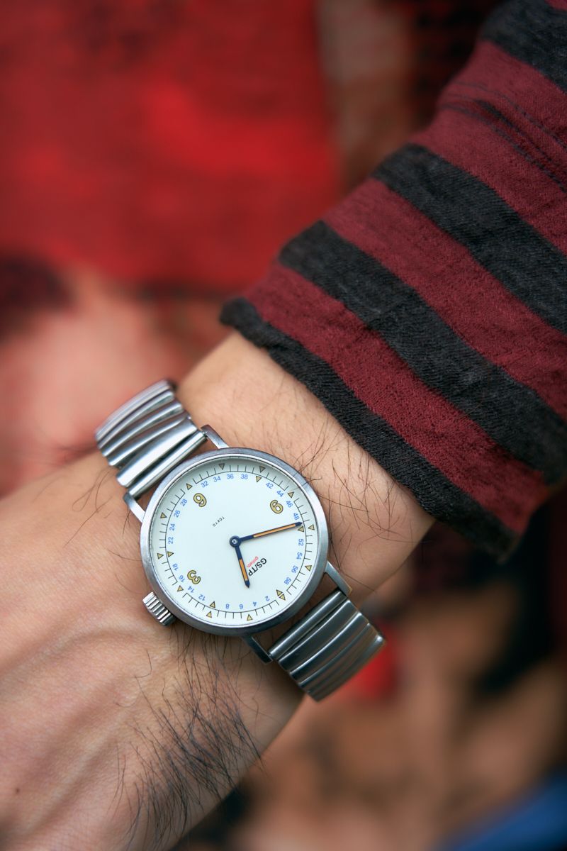 柄とプリントが喧嘩しない秘密は赤の統一感 坂本翔吾 4枚目の写真