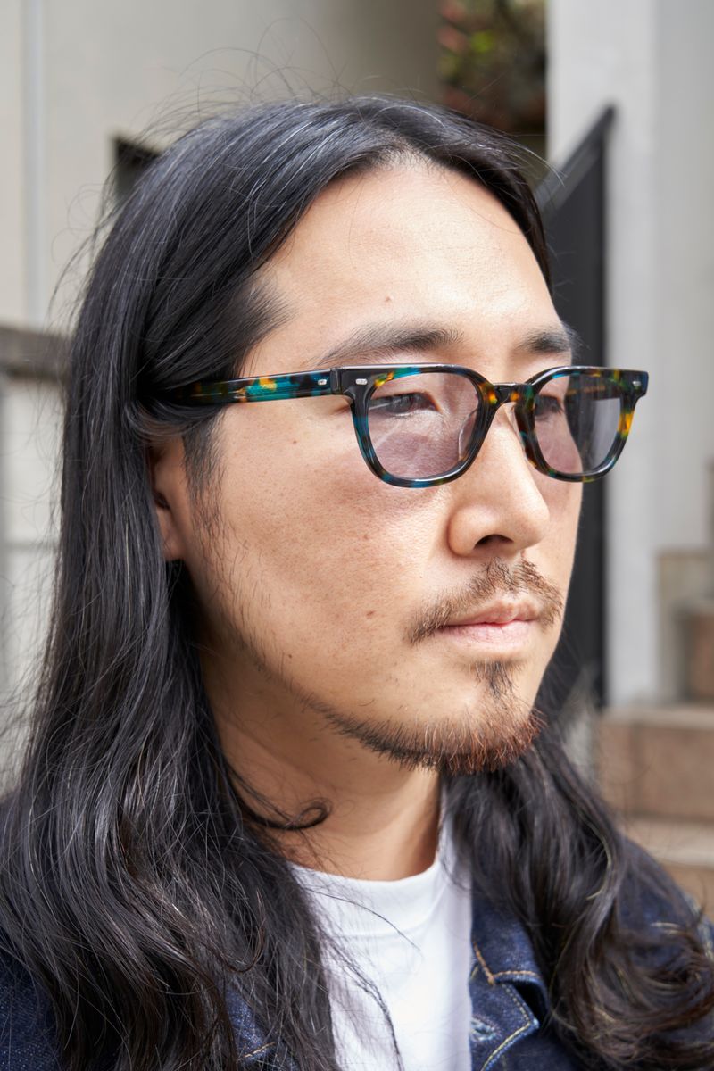 デニムJK×白Tのクリーンな仕事スタイル チェヒョウ グン 3枚目の写真